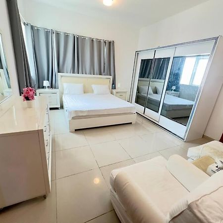 2 Bedroom With 4 King Size Beds Dubai Buitenkant foto