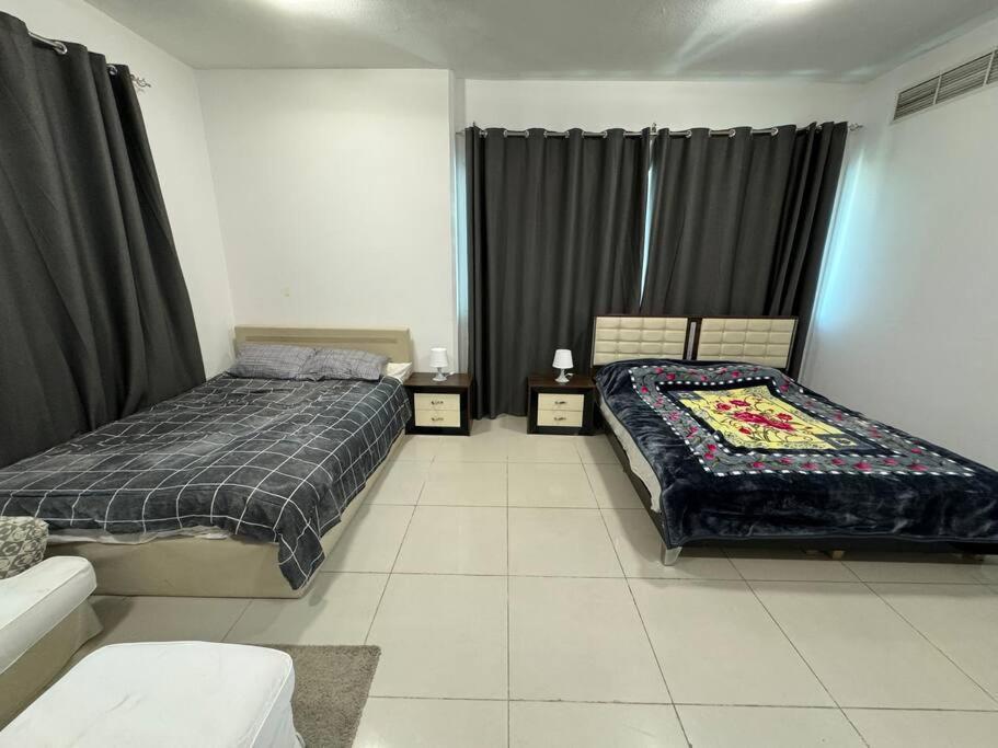 2 Bedroom With 4 King Size Beds Dubai Buitenkant foto