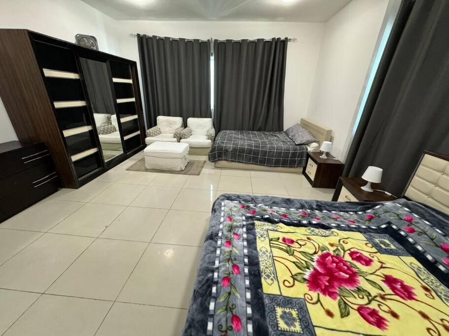 2 Bedroom With 4 King Size Beds Dubai Buitenkant foto