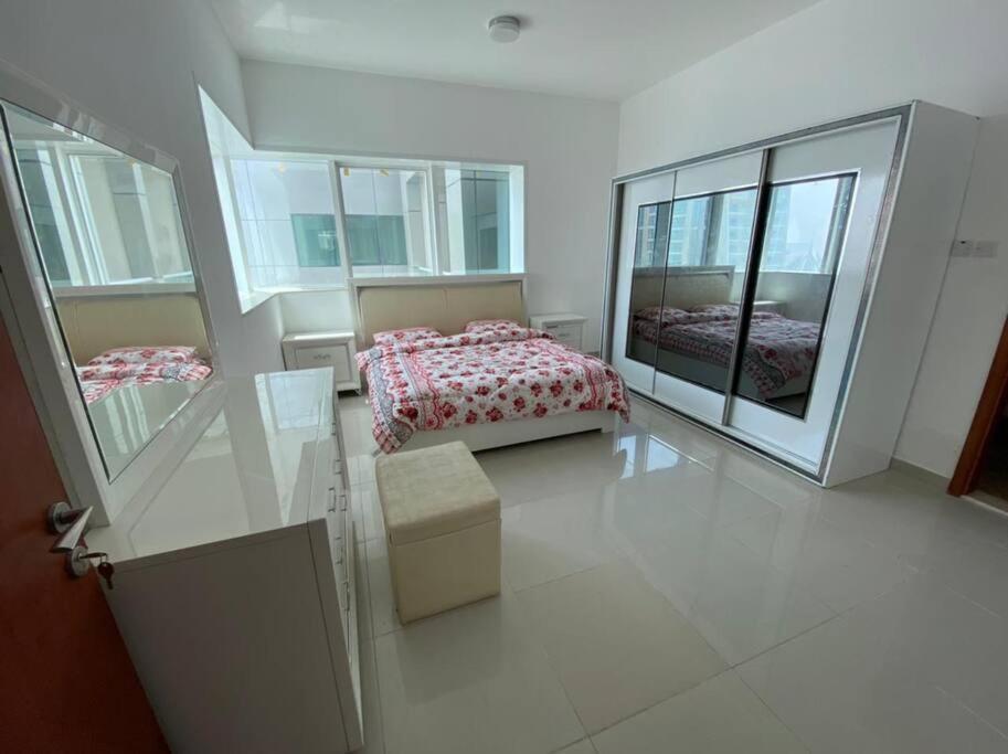 2 Bedroom With 4 King Size Beds Dubai Buitenkant foto